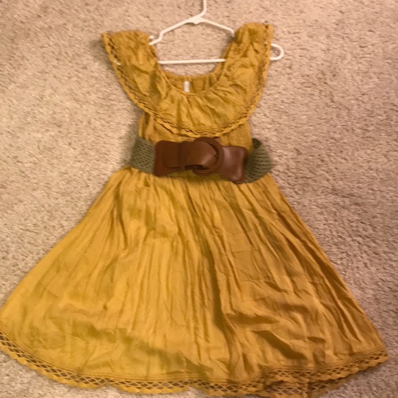Yellow Dress - Picture 1 of 6
